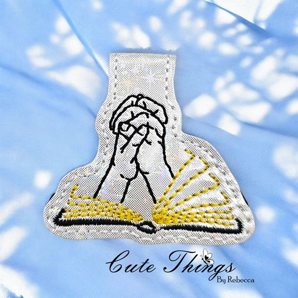 Praying With Bible Magnet Book Mark