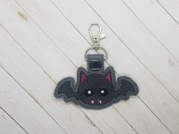 Bat DIGITAL Embroidery File, In The Hoop Key fob, Snap tab, Keychain