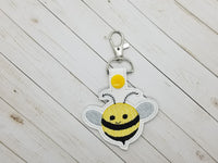 Cute Bee DIGITAL Embroidery File, In The Hoop Key fob, Snap tab, Keychain